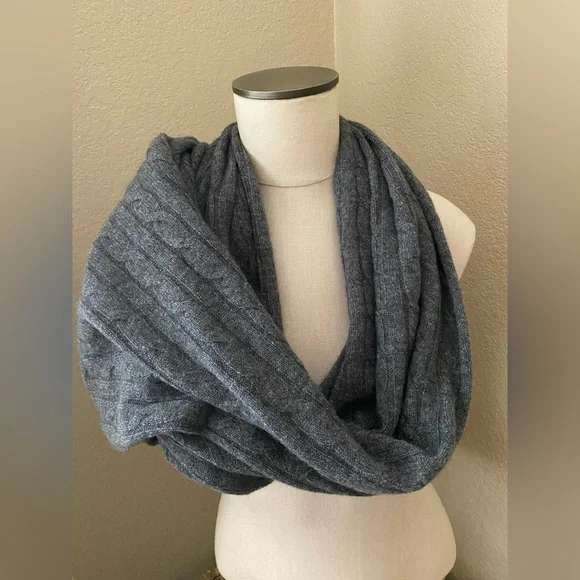 NWT Claudia Nichole Cashmere Dress Topper/Scarf - Picture 1 of 4